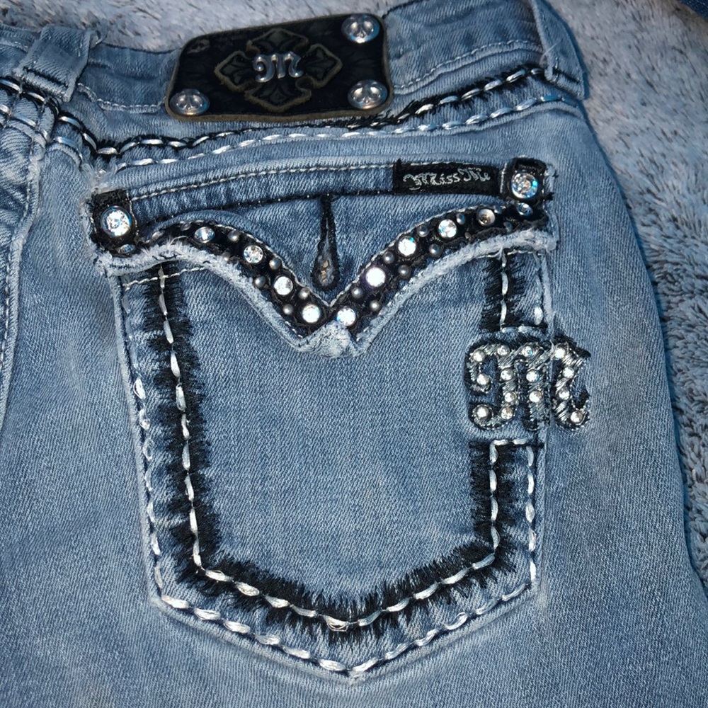 BUCKLE JEANS😜